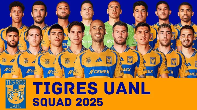 Cầu thủ Tigres UANL dứt điểm mạnh mẽ trong trận đấu với Nashville Cầu thủ Tigres UANL dứt điểm mạnh mẽ trong trận đấu với Nashville